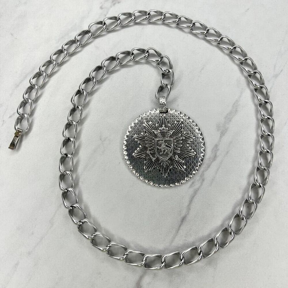 Womens Silver Tone Chain Belt Lion Crest Charm Y2K Festival XS ✨